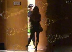 四人吃瓜群众事件视频,揭秘网络围观背后的真相